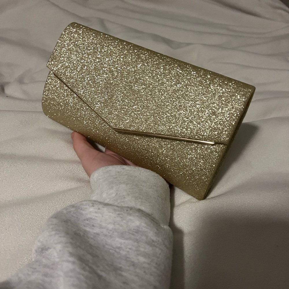 Elegant Gold Glitter Clutch